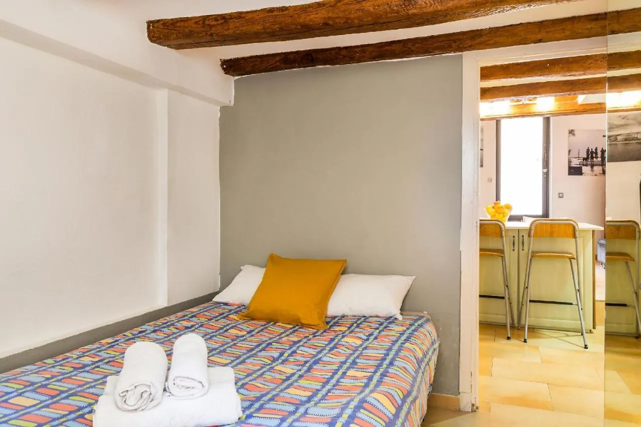 *** Hotel Fridays Flats Dreamy Duplex - Stylish Beach Loft Barcelona Spanien